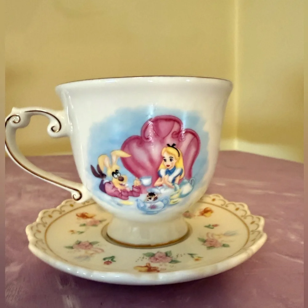 Disney Parks Alice in Womderland Tea Cup and Saucer